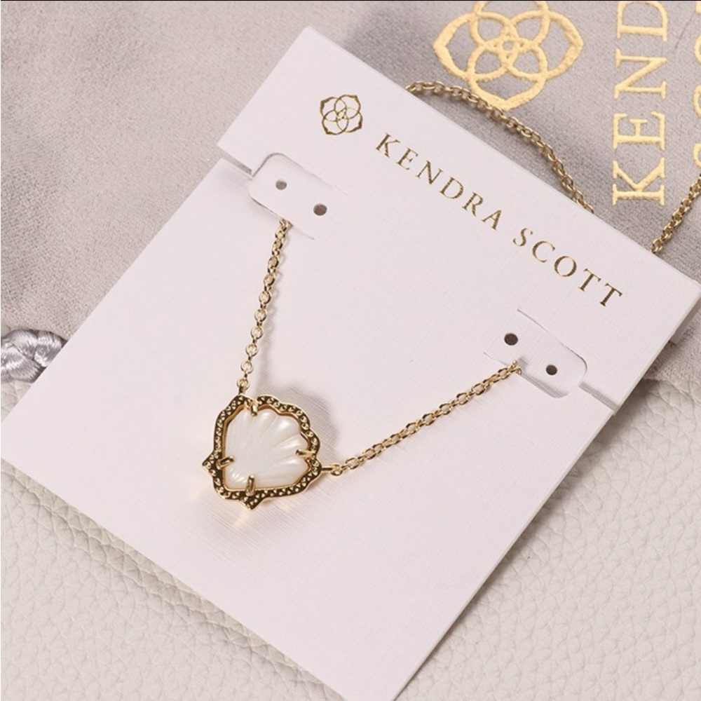 KENDRA SCOTT Brynne 14k Gold & Mother-of-Pearl Pendant Chain Necklace NEW NWT